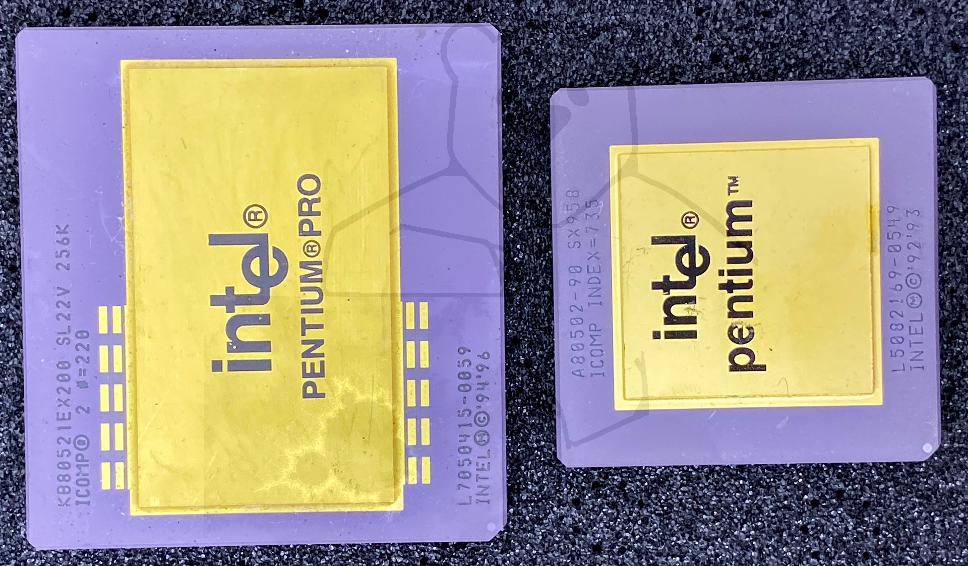 Intel® Pentium® Pro im Vergleich mit einen PentiumPentium® 1 - Vorderseite